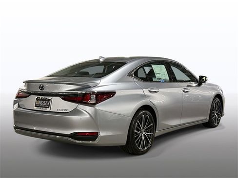 New 2025 Lexus ES 300h w/ Premium Package image 9