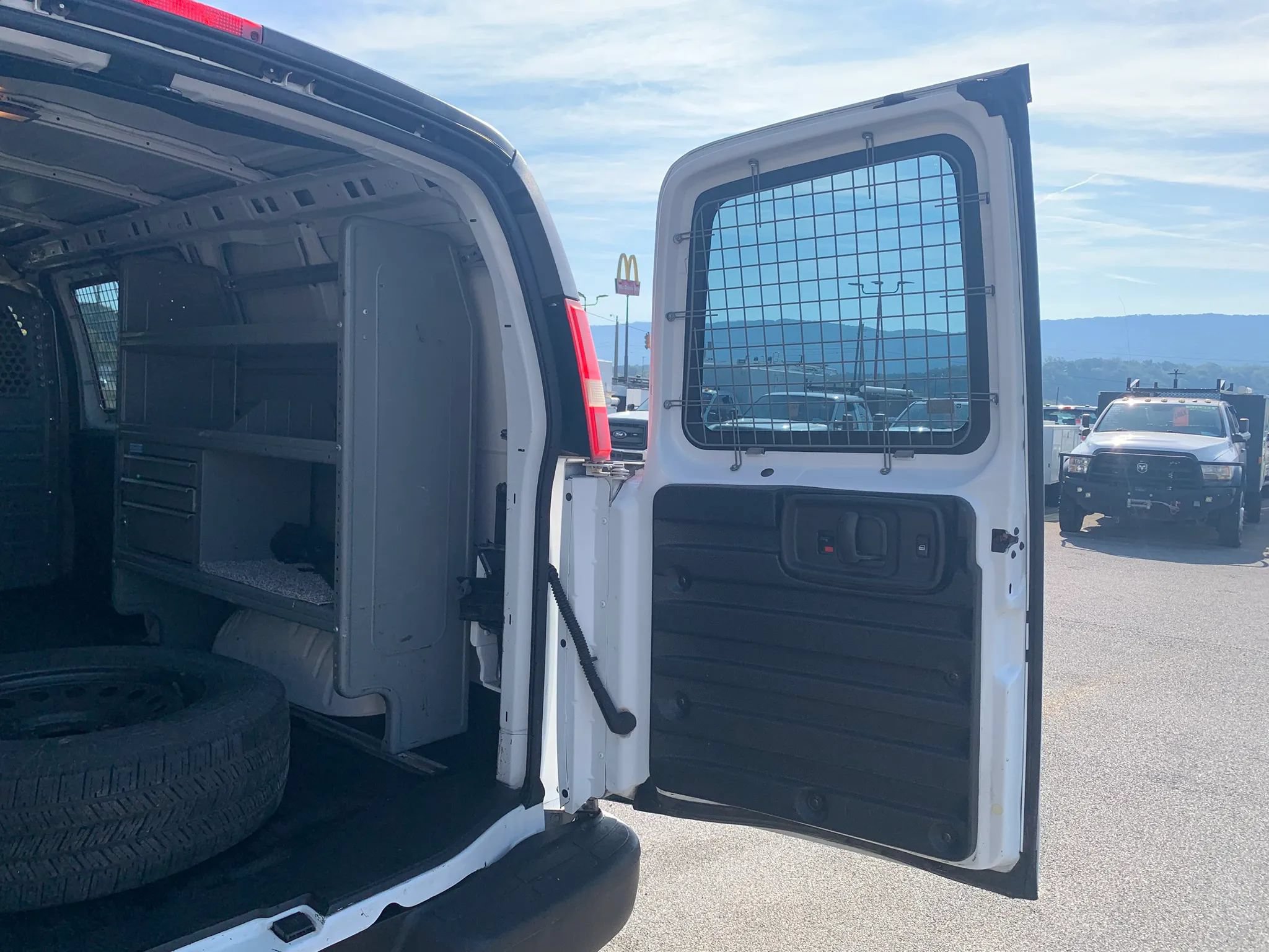 Used 2014 Chevrolet Express 1500 RWD image 30