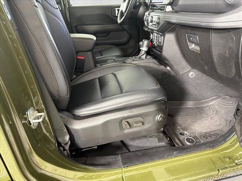 Used 2024 Jeep Wrangler Unlimited Sahara AWD/4WD image 13
