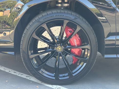 Used 2024 Lamborghini Urus S AWD/4WD image 23
