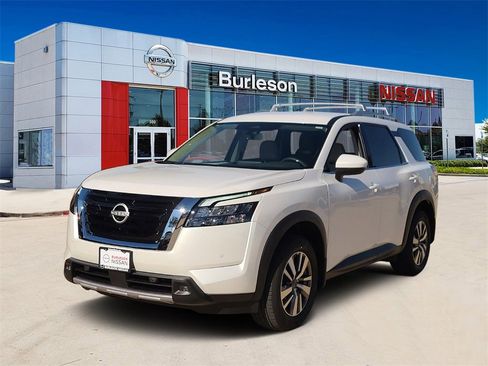 New 2025 Nissan Pathfinder SL w/ Cargo Package image 1