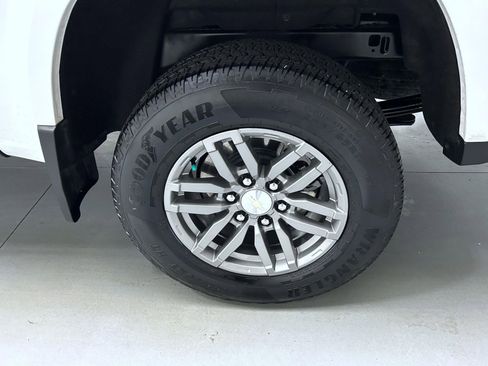 Used 2023 Chevrolet Colorado LT AWD/4WD image 22