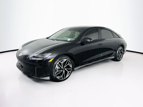 Used 2025 Hyundai Ioniq 6 SEL RWD image 3