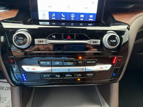 Used 2023 Ford Explorer King Ranch w/ Technology Package RWD image 21
