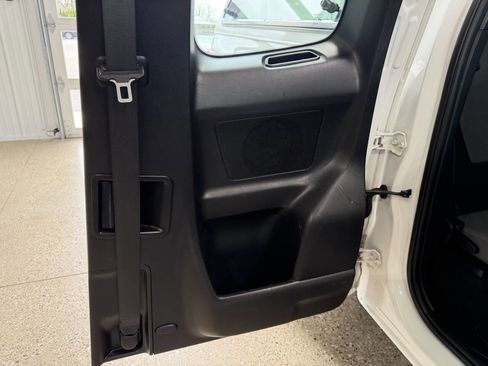 Used 2018 Toyota Tacoma SR AWD/4WD image 28