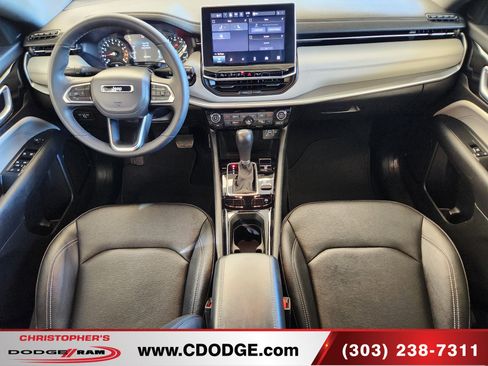 Used 2025 Jeep Compass Limited image 21