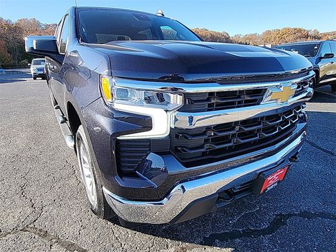 Used 2022 Chevrolet Silverado 1500 LT w/ Protection Package image 12