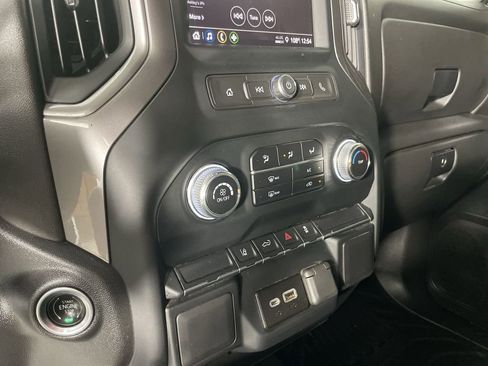 Used 2024 GMC Sierra 2500 Pro w/ Convenience Package image 17