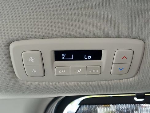 Used 2024 Kia Carnival EX FWD image 15