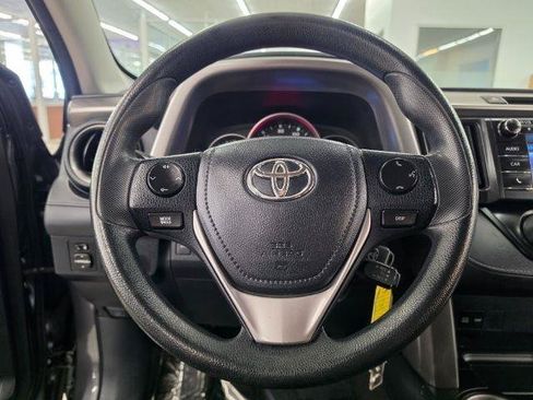 Used 2016 Toyota RAV4 LE AWD/4WD image 10