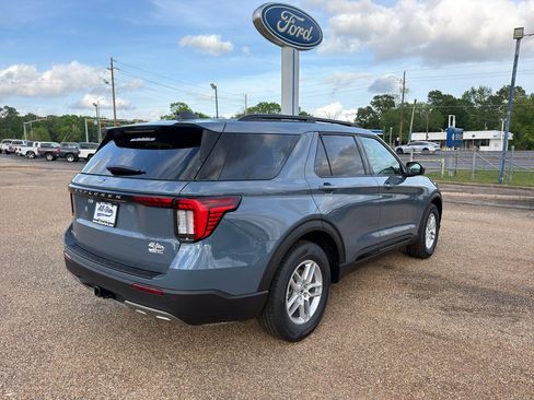 New 2026 Ford Explorer Active RWD image 5