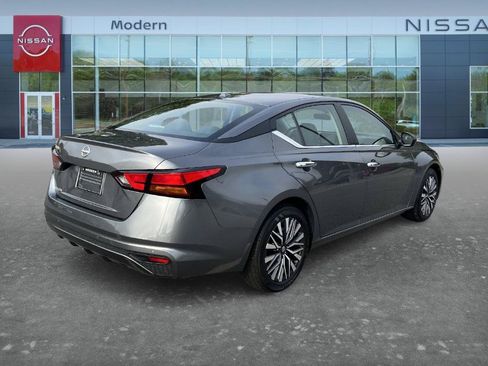 Certified 2025 Nissan Altima 2.5 SV FWD image 5