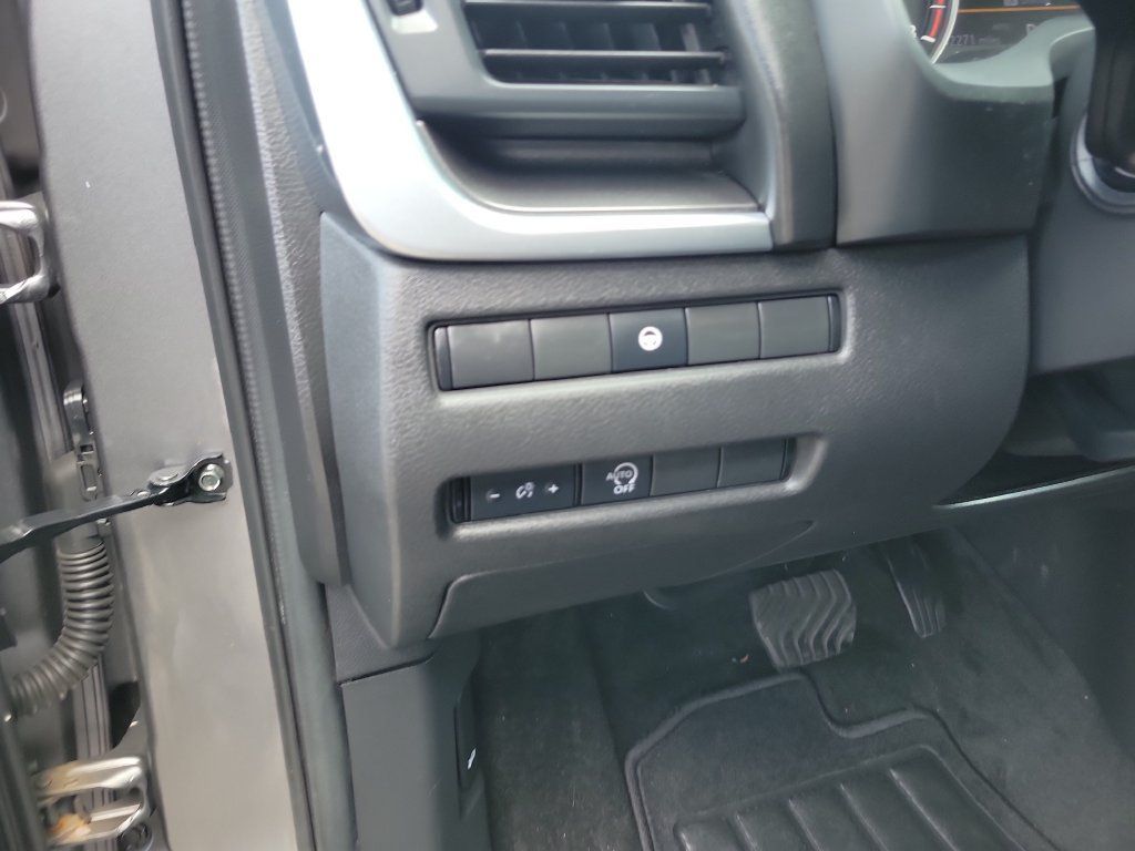 Used 2023 Nissan Rogue SV AWD/4WD image 20