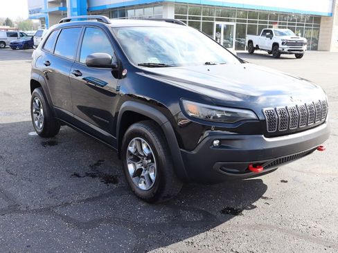 Used 2019 Jeep Cherokee Trailhawk AWD/4WD image 2