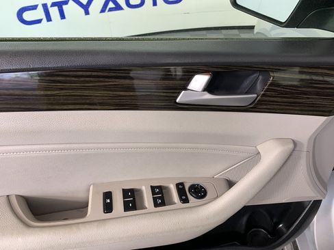 Used 2016 Hyundai Sonata Limited image 15