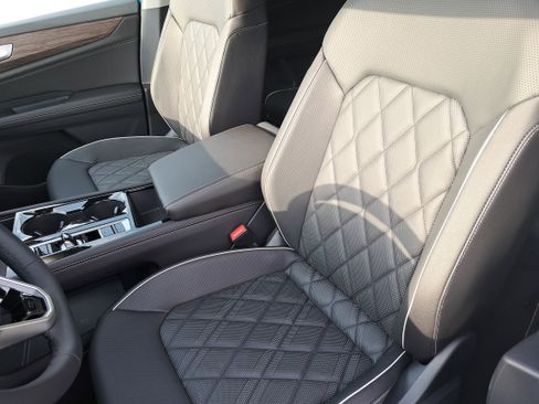 New 2026 Volkswagen Atlas SEL Premium R-Line image 16