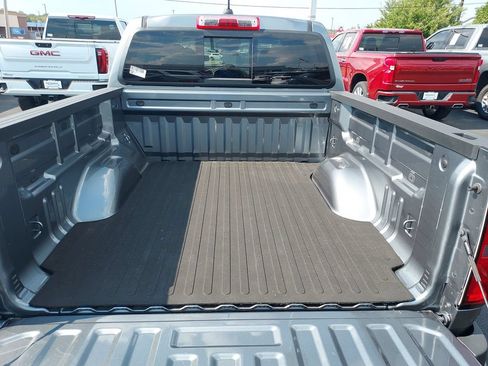 Used 2022 Chevrolet Colorado Z71 w/ Safety Package AWD/4WD image 9