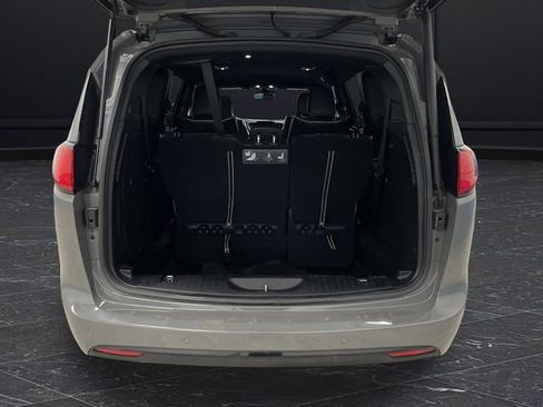 Used 2020 Chrysler Pacifica Limited w/ Advanced Safetytec Group image 15