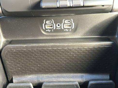 Used 2024 RAM 1500 Laramie RWD image 29