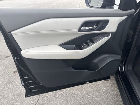 Used 2023 Nissan Rogue SL w/ SL Premium Package image 24