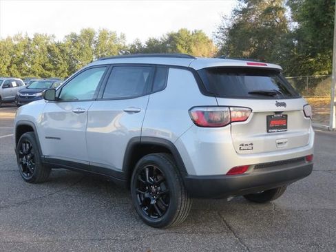 New 2026 Jeep Compass Latitude AWD/4WD image 4