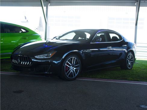 Certified 2023 Maserati Ghibli Modena Q4 AWD/4WD image 1