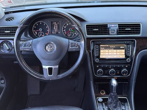 Used 2014 Volkswagen Passat 1.8T SEL Premium FWD image 13