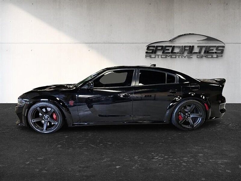 Used 2018 Dodge Charger SRT Hellcat w/ Harman/Kardon Audio Group RWD image 7