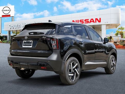 New 2026 Nissan Kicks SV w/ Illumination Package image 4