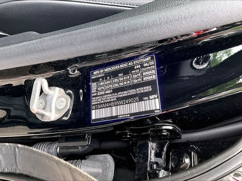 Certified 2022 Mercedes-Benz GLB 250 4MATIC image 30