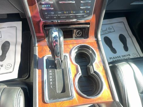 Used 2016 Lincoln Navigator Select AWD/4WD image 26