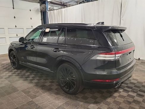 Used 2025 Lincoln Aviator Reserve w/ Equipment Group 201A AWD/4WD image 2