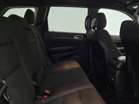 Used 2019 Jeep Grand Cherokee Laredo image 19