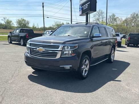Used 2017 Chevrolet Suburban Premier image 8