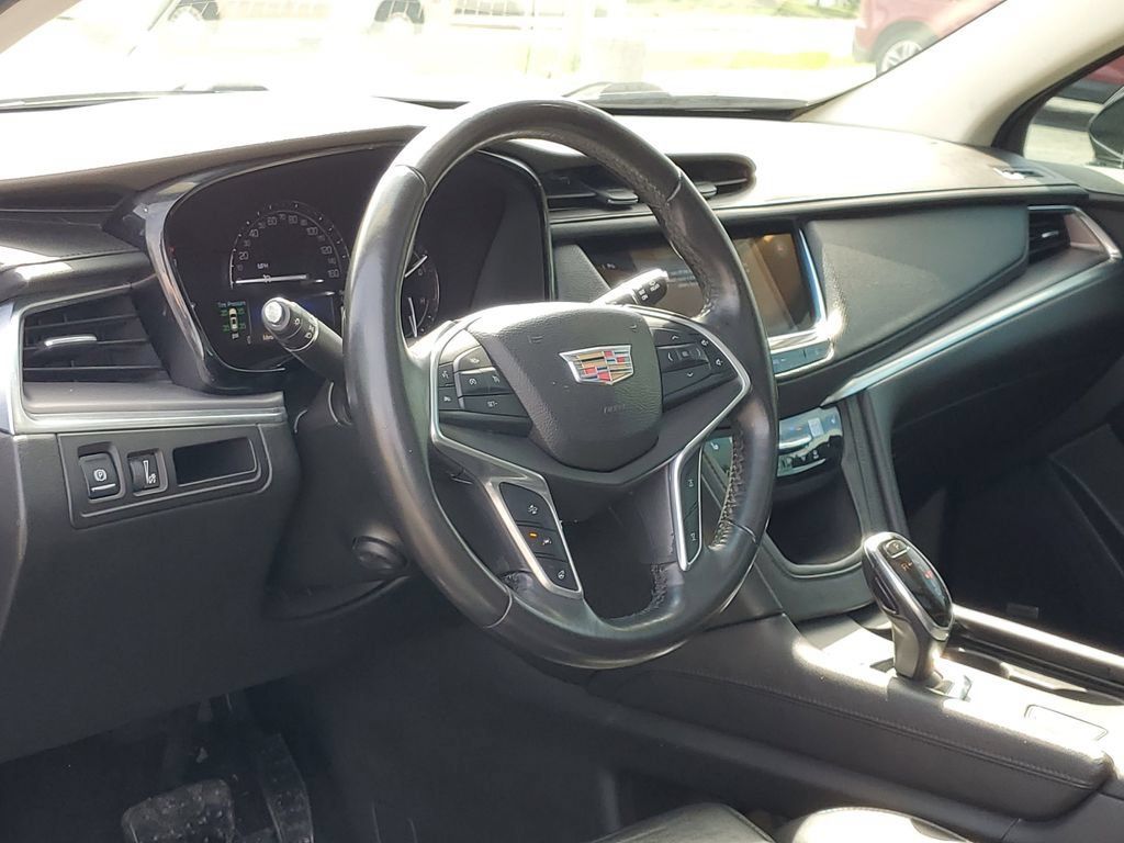 Used 2017 Cadillac XT5 Luxury w/ Driver Awareness Package FWD image 24