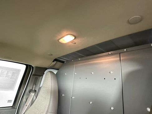 Used 2021 Chevrolet Express 2500 RWD image 21