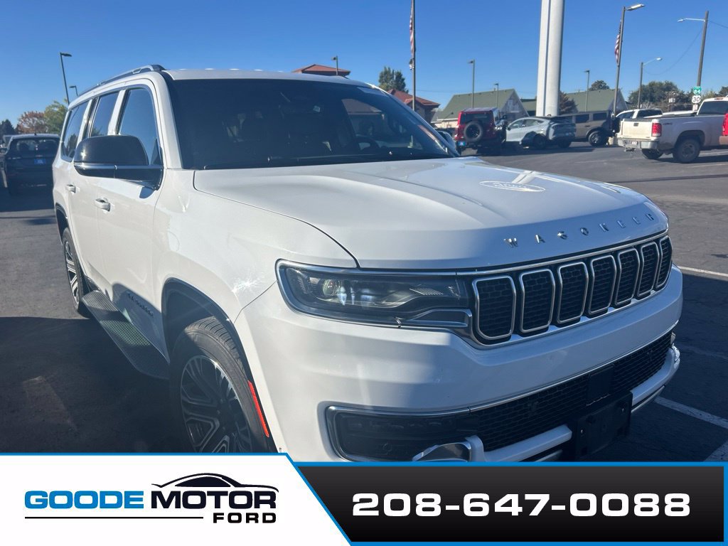 Used 2024 Jeep Wagoneer L Series II w/ Flexible Seating Group AWD/4WD image 1