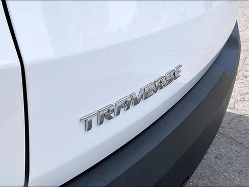 Used 2023 Chevrolet Traverse LT FWD image 23