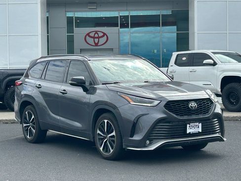 Used 2021 Toyota Highlander XSE AWD/4WD image 1