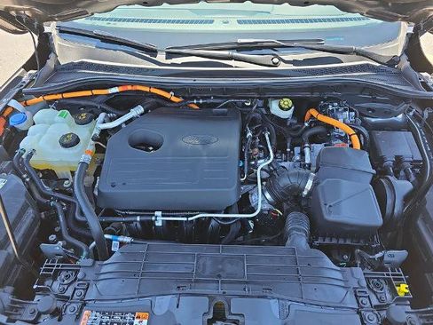 Certified 2020 Ford Escape Titanium AWD/4WD image 30
