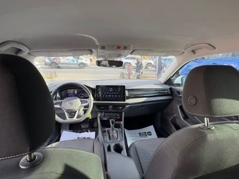 Used 2025 Volkswagen Jetta S image 21