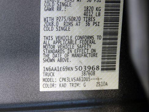 Used 2019 Nissan Titan SL image 41