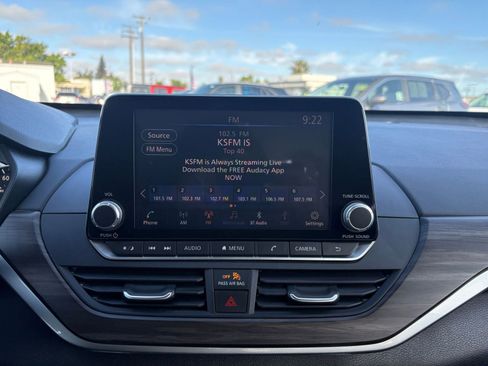 Used 2025 Nissan Altima 2.5 SV image 20