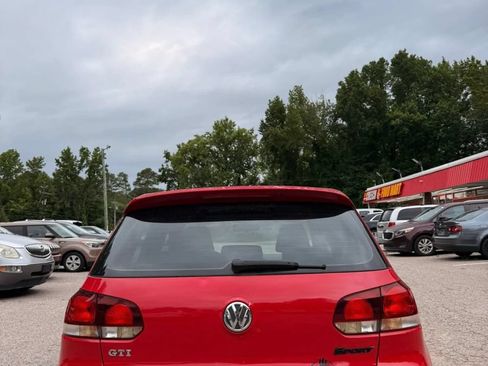 Used 2010 Volkswagen GTI 2-Door FWD image 2