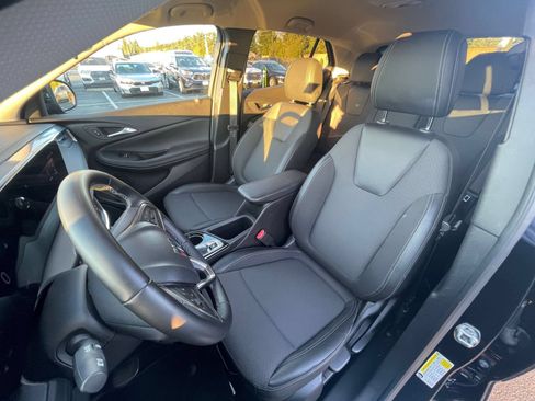 Used 2025 Buick Encore GX Preferred FWD image 36