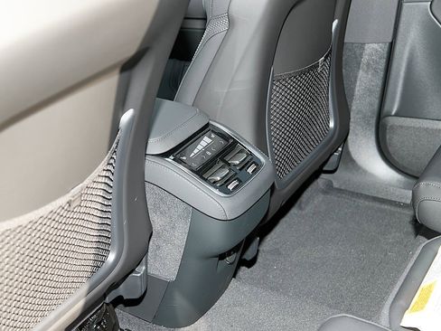 New 2026 Volvo XC90 B6 Plus w/ Protection Package Premier image 22