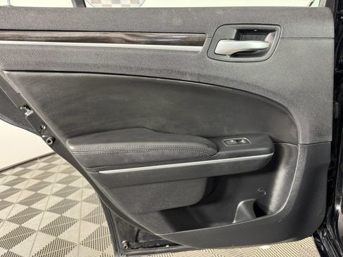 Used 2015 Chrysler 300 Limited w/ Driver Convenience Group AWD/4WD image 40