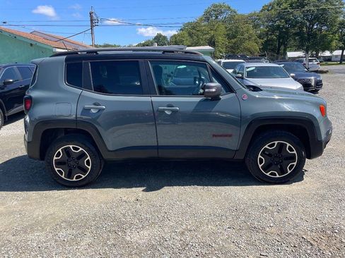 Used 2016 Jeep Renegade Trailhawk AWD/4WD image 9