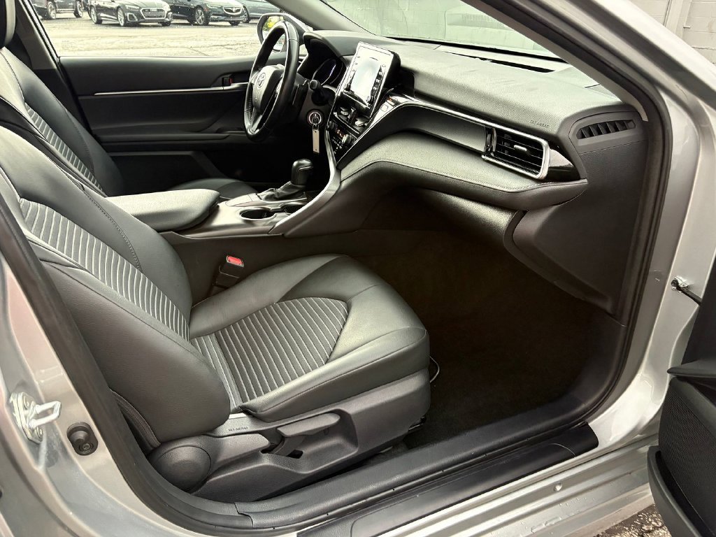 Used 2024 Toyota Camry SE FWD image 10