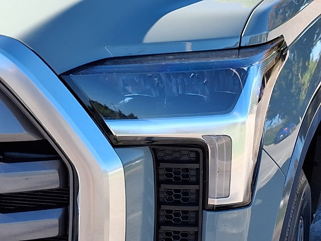 Certified 2025 Toyota Tundra Limited AWD/4WD image 9
